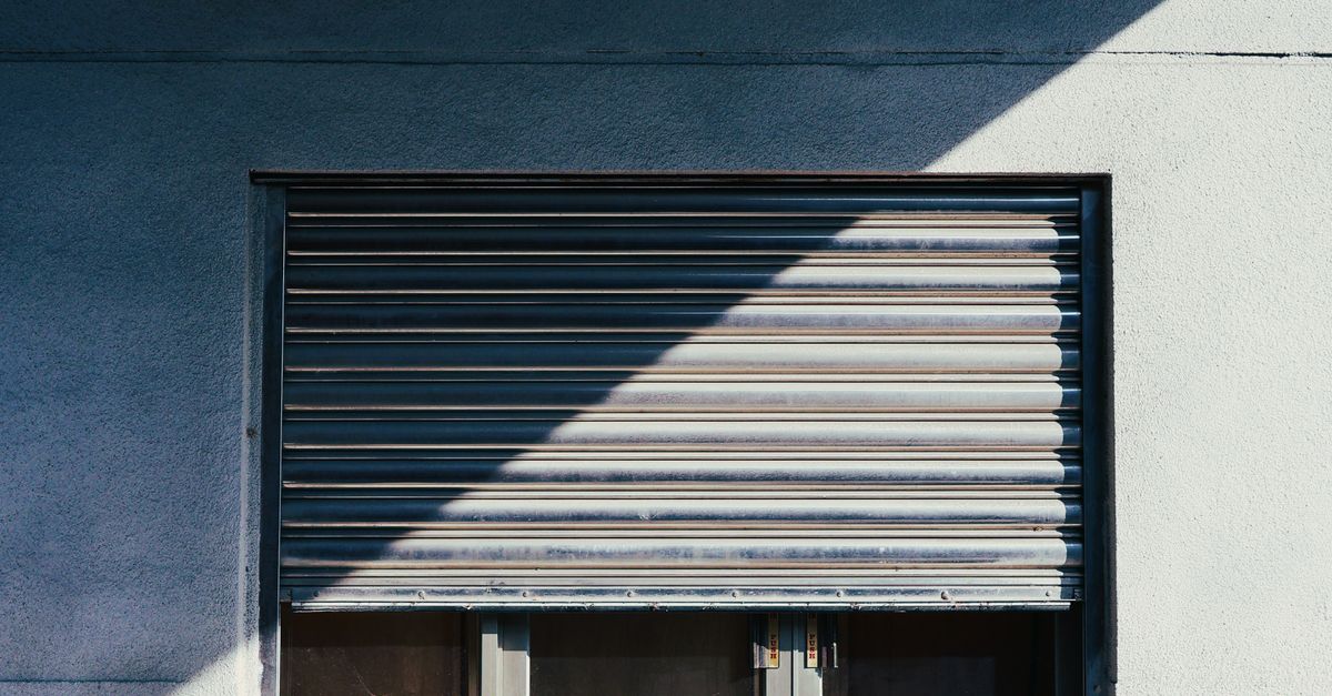 Understanding the Impact of Online Reviews on Roller Door Repairs